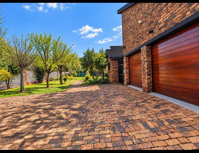 4 BEDROOM HOUSE FOR SALE IN THREE RIVERS PROPER